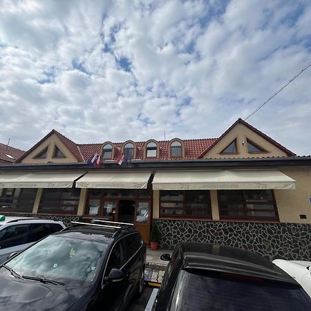 Brasserka Нитра Экстерьер фото